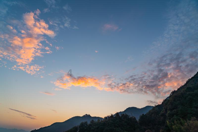 浓香腊八粥情系环卫工